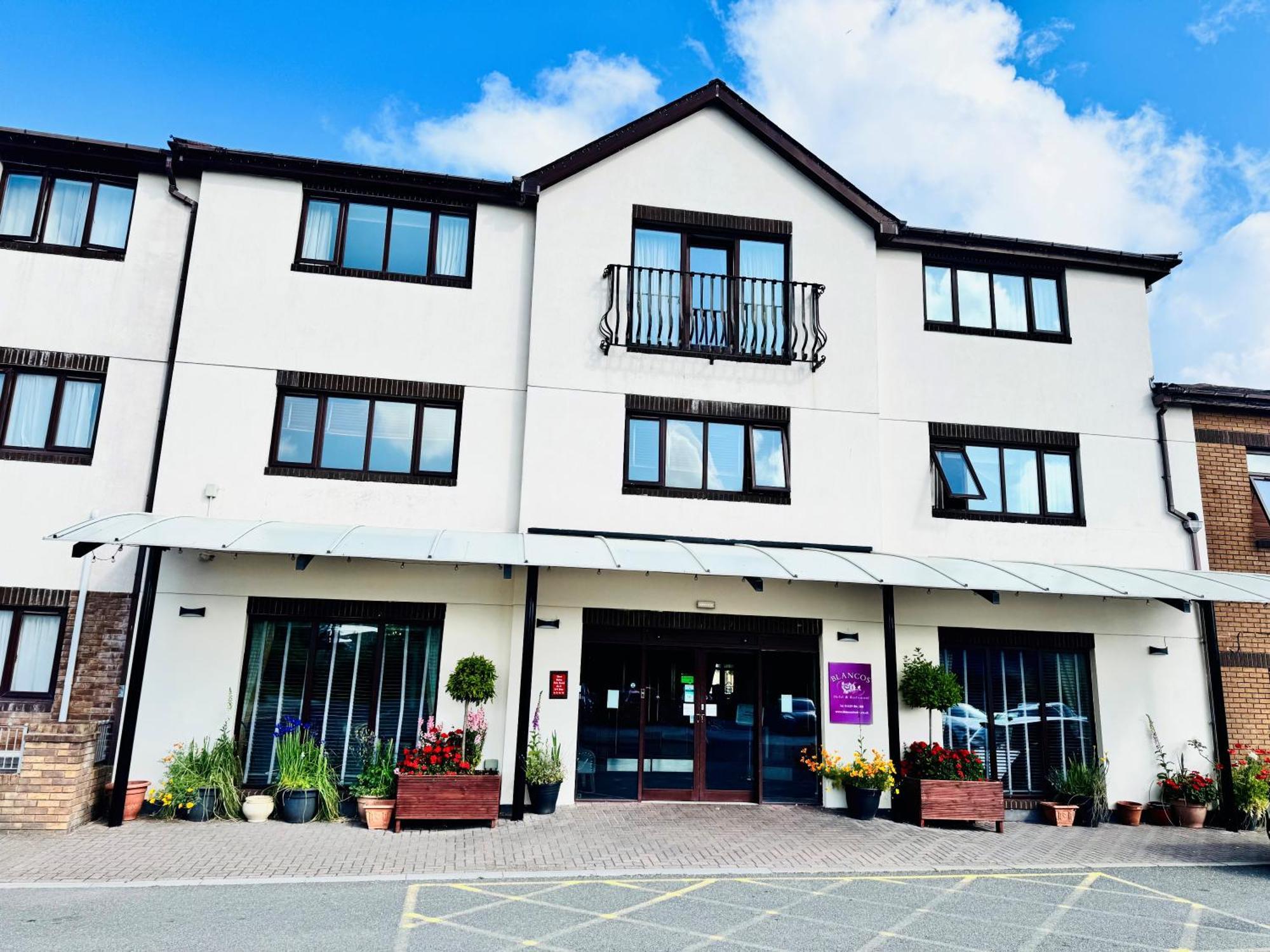 Blanco'S Hotel Port Talbot Exterior photo